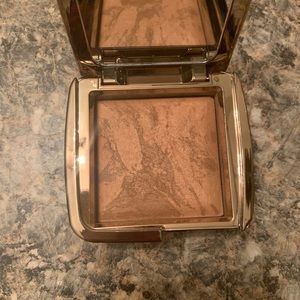 Hourglass bronzer